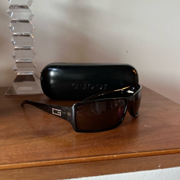 Vintage y2k Gucci Sunglasses with case - Picture 5 of 6